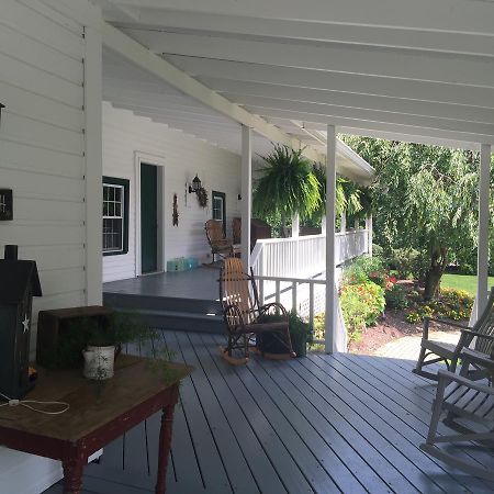 Grapevine House Hotel Winesburg Exterior foto