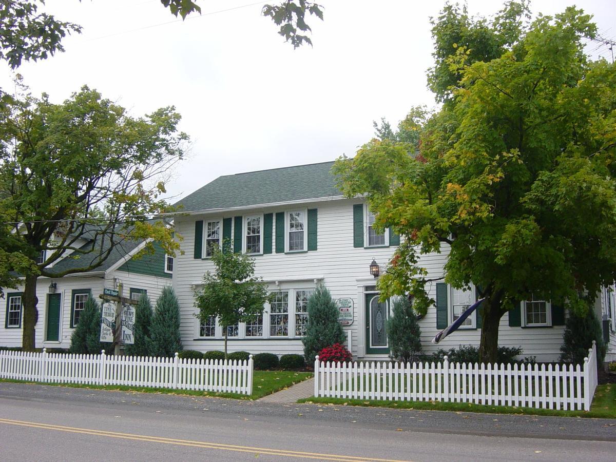 Grapevine House Hotel Winesburg Exterior foto
