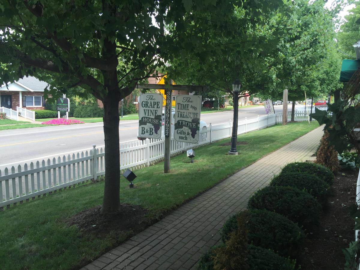 Grapevine House Hotel Winesburg Exterior foto